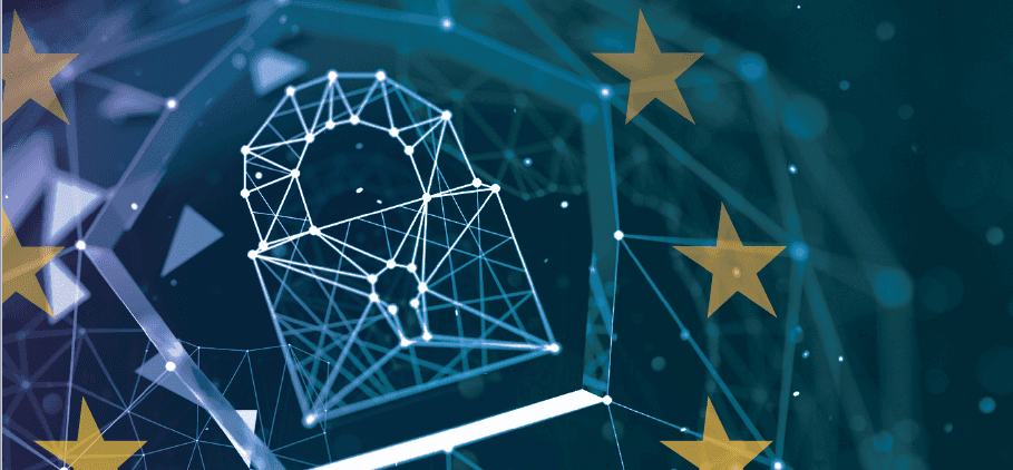 Symbolic picture of a lock in the centre of the EU stars.